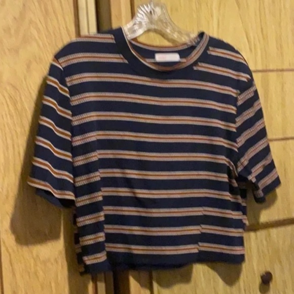 Cropped T shirt - Picture 1 of 1